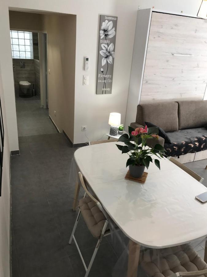 Le Benedictins Apartment Ним Екстериор снимка