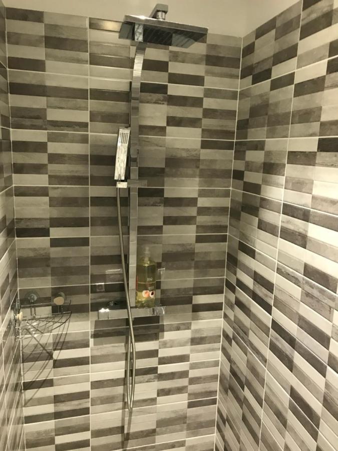 Le Benedictins Apartment Ним Екстериор снимка