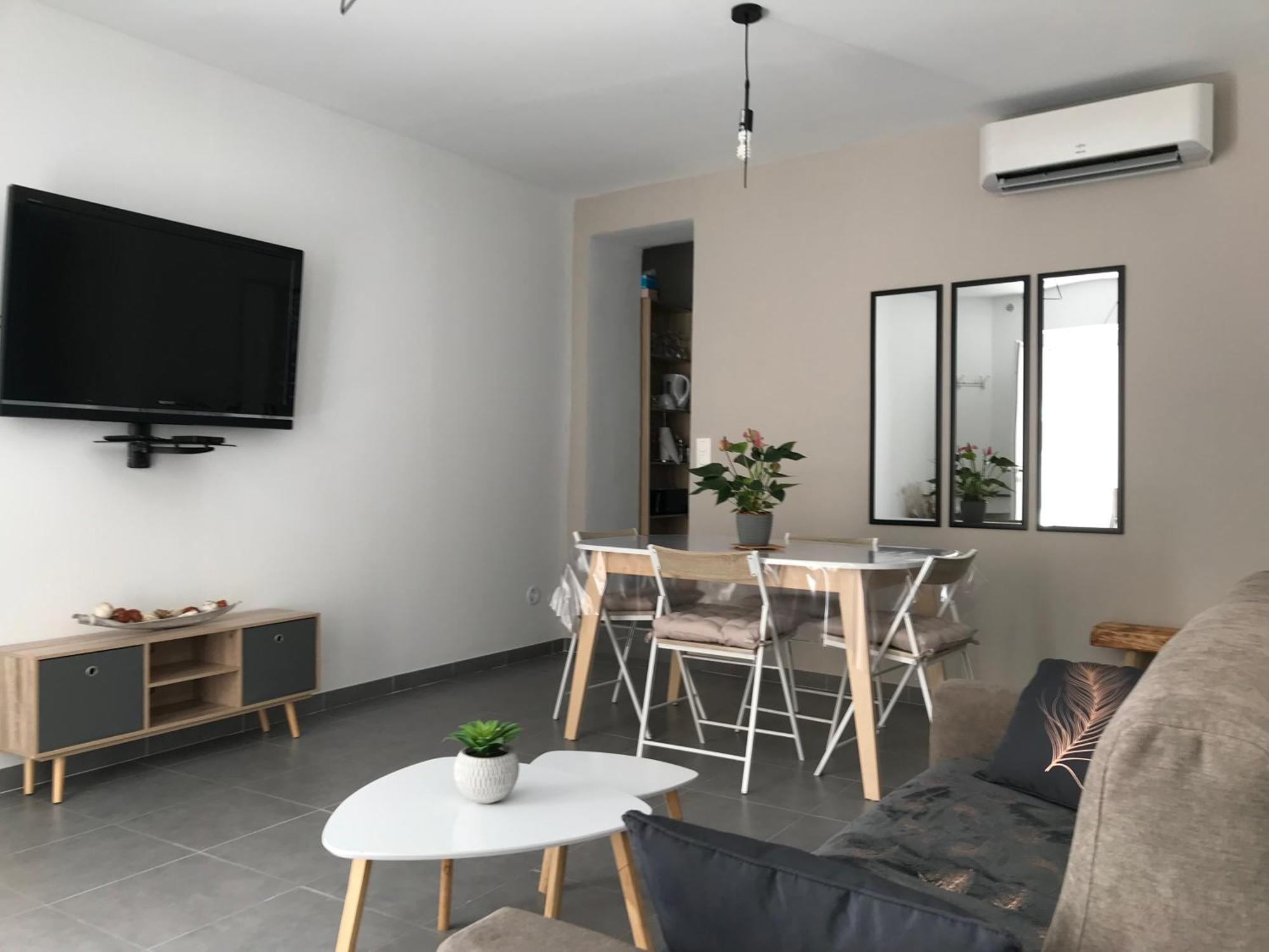 Le Benedictins Apartment Ним Екстериор снимка
